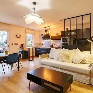 Appartement Le Saint Cyr - Bel Appartement, Parking & Terrasse, Rennes